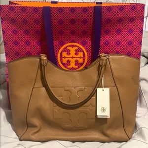 Tory Burch Bombe T